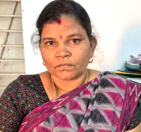 பட்டா மாறுதலுக்கு ரூ.4,500 லஞ்சம் வாங்கிய பெண் வி.ஏ.ஓ. கைது