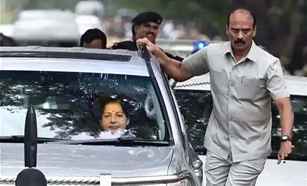 ஜெயலலிதா தனி பாதுகாப்பு அதிகாரி வீர பெருமாளுக்கு சி.பி.சி.ஐ.டி. போலீசார் சம்மன்