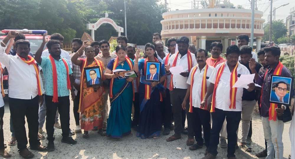 தூத்துக்குடியில் அமித்ஷாவை கண்டித்து தமிழக வெற்றி கழகத்தினர் ஆர்ப்பாட்டம்