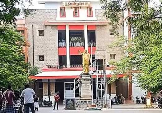 பாளை வங்கிக் கடன் மோசடி வழக்கில் அதிமுக முன்னாள் அமைச்சருக்கு சிறை - மதுரை சிபிஐ நீதிமன்றம் அதிரடி