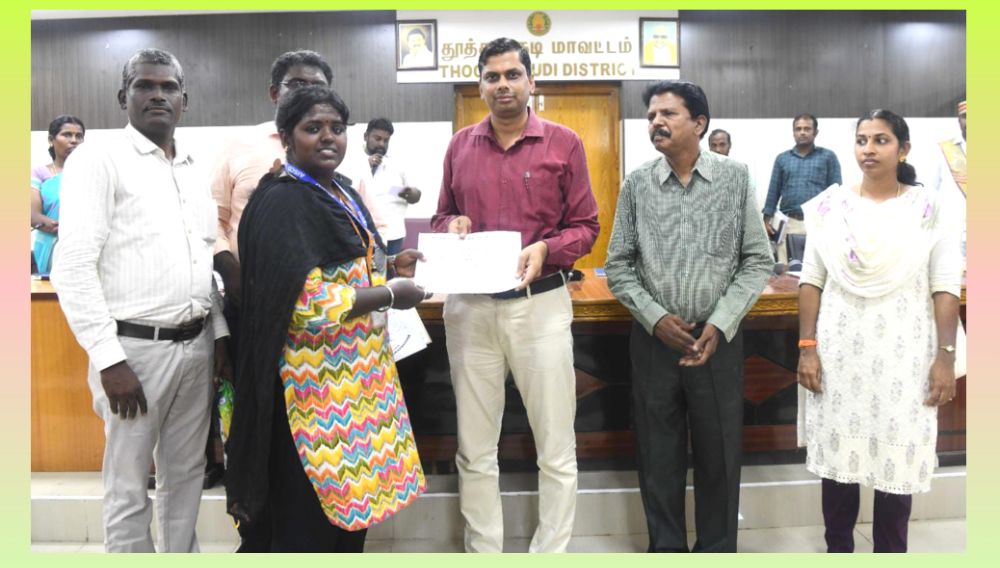தொடர்ந்து பதக்கங்களை குவித்து வரும் தூத்துக்குடி மாணவி. !.