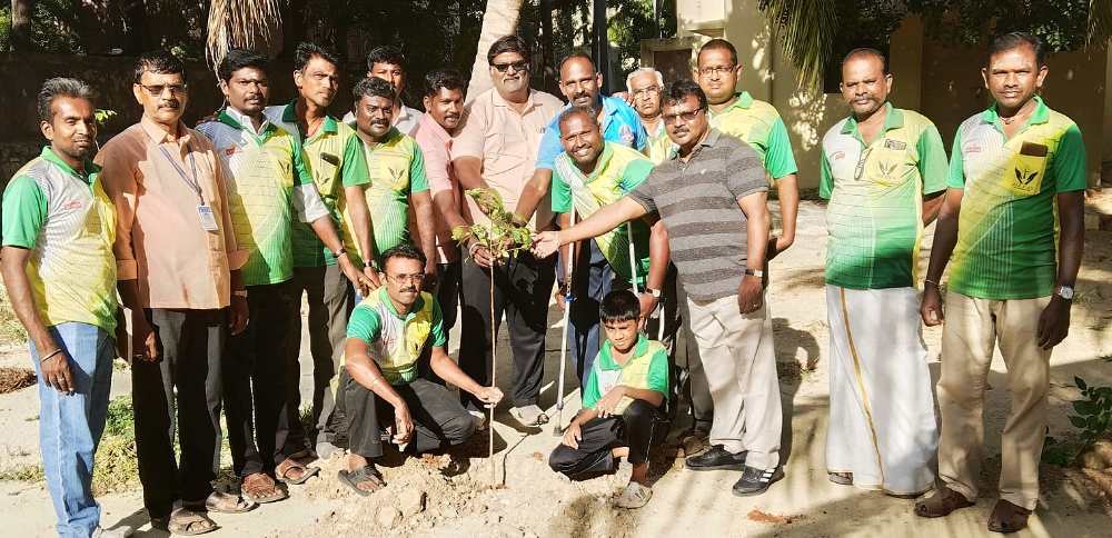 தூத்துக்குடி நீதிபதிகள் குடியிருப்பு வளாகத்தில் மரக்கன்றுகள் நடும் நிகழ்ச்சி நடைபெற்றது 