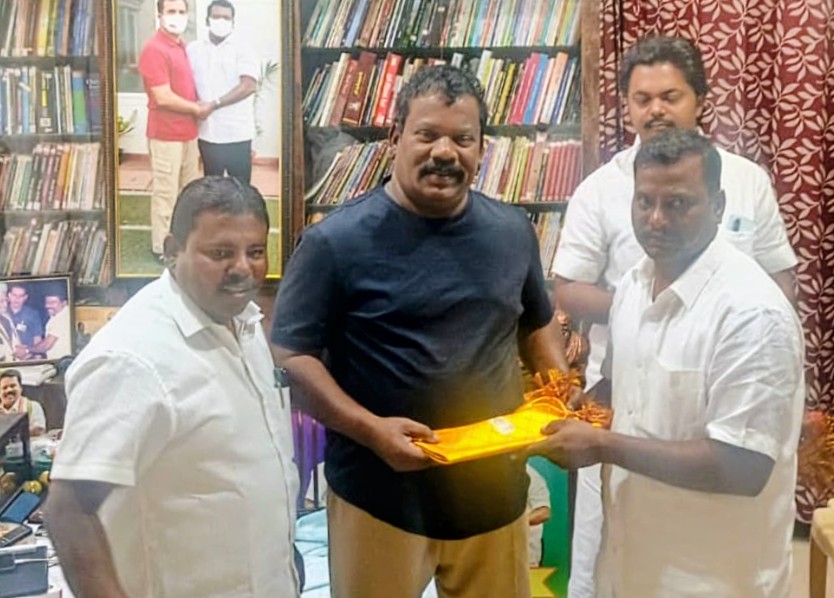 தமிழ்நாடு காங்கிரஸ் தலைவரிடம் வாழ்த்து பெற்ற தூத்துக்குடி மாநகர காங்கிரஸ் மாவட்ட தலைவர்