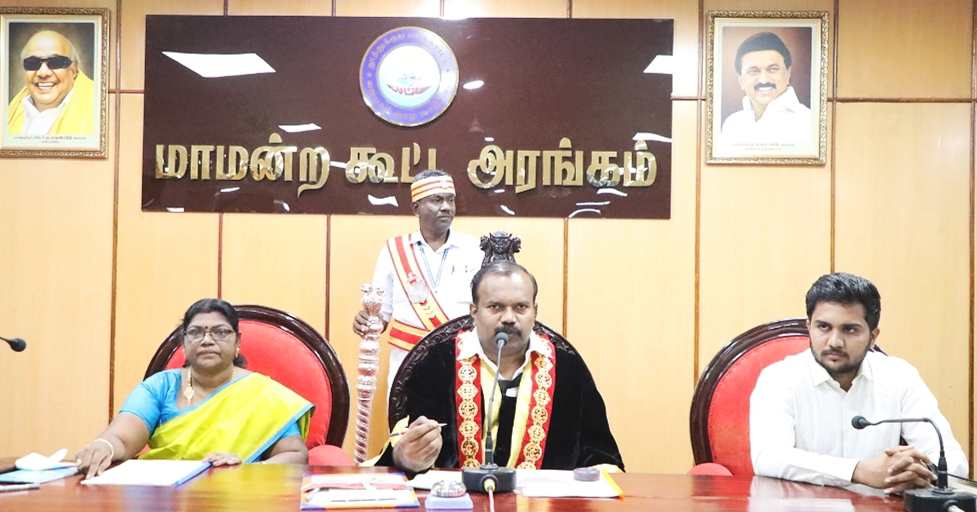 தூத்துக்குடி மாநகராட்சி அதிகாரிகள் மீது கவுன்சிலர்கள் சரமாரி புகார் - கண்டித்த மேயர் ஜெகன் பெரியசாமி.!