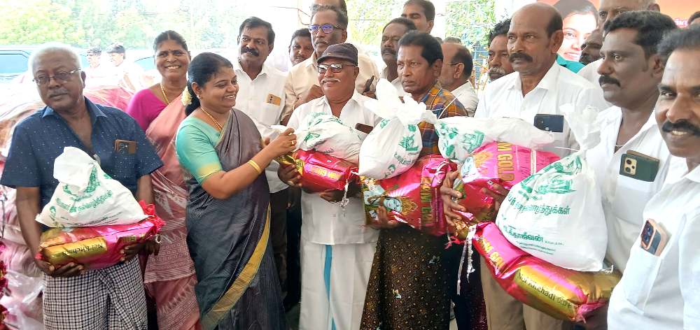 2ம் கட்டமாக 650 மீனவர்களுக்கு நலத்திட்ட உதவிகளை அமைச்சர் கீதாஜீவன் வழங்கினார்