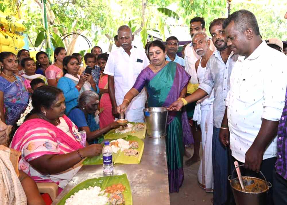தூத்துக்குடி: கணபதி கோவில் அன்னதானத்தை அமைச்சர் கீதாஜீவன் தொடங்கி வைத்தார்