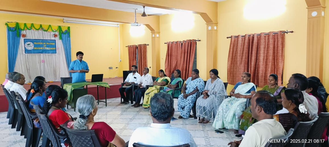 குழந்தைகள் பாராளுமன்ற செயல்பாட்டாளர்கள் பயிற்சி முகாம் திருச்சியில் நடைபெற்றது.