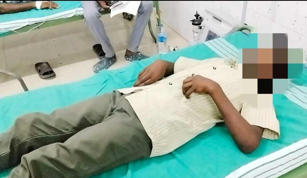 கோவில்பட்டியில் உடற்கல்வி ஆசிரியர் தாக்கியதாக மாணவர் சிகிச்சைக்காக மருத்துவமனையில் அனுமதி